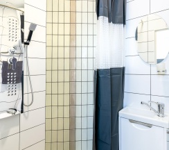 1-комнатные апартаменты эконом с 1 двуспальной кроватью (без окна) в Prim Rooms Apt Apartments (Прим Румс Апт Апартментс)