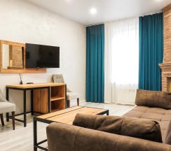 Апартаменты двухкомнатные с камином в Eco village