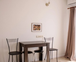 Четырёхместные апартаменты с 2 комнатами с балконом и с видом на горы в Талион