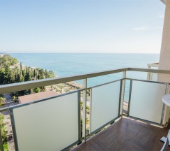 Стандарт улучшенный с балконом боковой вид на море. Корпус 1 в Amza Парк