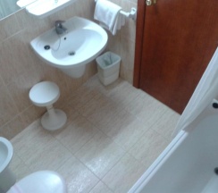 Четырёхместный номер Standard с видом на море в Hotel Lido