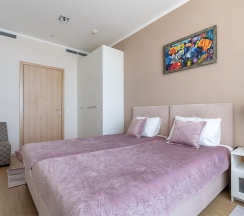 Трехкомнатные улучшенные апартаменты с двумя спальнями (7 этаж) в Real Apartments Sochi