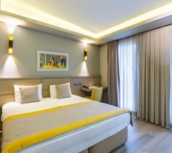 Трёхместный номер Superior в Seraglio Hotel & Suites
