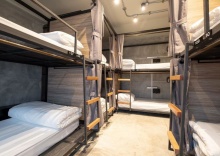 Кровать в общем номере в Bed Station Hostel Khaosan