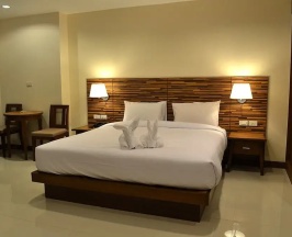 Трёхместный полулюкс в D Xpress Apartment