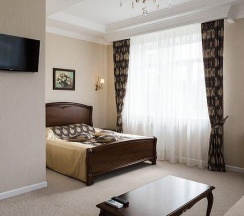 Номер комфорт с 1 двуспальной кроватью (с завтраком) в Center