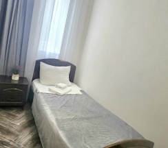 Трехместный двухкомнатный номер без балкона в Уют