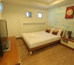Трёхместная студия односпальная кровать в My Way Hua Hin Music Hotel