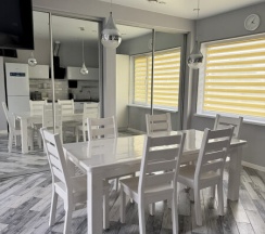 Большой коттедж с сауной на малой территори в Хитрый лис