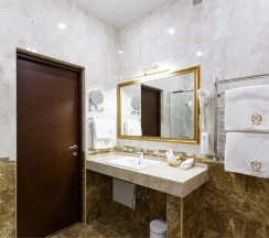 Гранд Люкс в Легенда