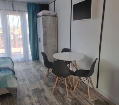 Апартаменты с балконом и с видом на море в Виктория