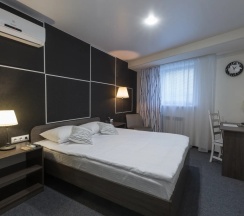 Двухместный полулюкс двуспальная кровать в Домна