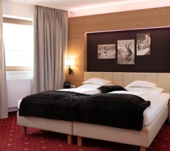 Двухместный номер Superior двуспальная кровать в Alpenhotel Enzian