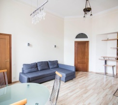 3-комнатные апартаменты студия в Apart24