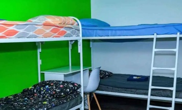 Кровать в общем номере (мужской номер) в Мой Питер