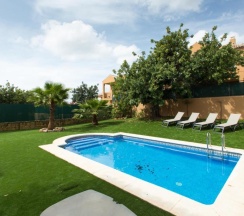 Вилла с 5 комнатами с видом на море в Villas Av Los Altos De Marbella