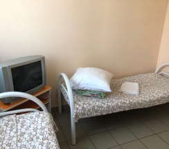 Кровать в 3-местном общем номере в Коммуналка