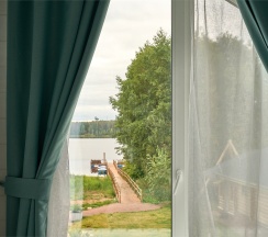 Коттедж с террасой и уличным джакузи в Ялкала