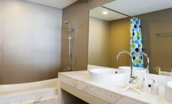Одноместный номер Deluxe с видом на море двуспальная кровать в Coral Inn