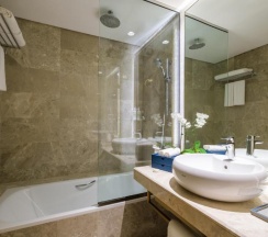 Апартаменты с 3 комнатами в Maani Muscat Hotel & Suites