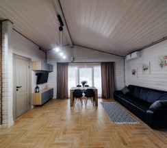 Двухместный коттедж двуспальная кровать в Винни-Вилла