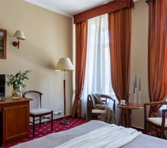 Улучшенный двухместный номер в Голден отель