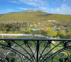 Двухместный номер Standard с балконом двуспальная кровать в Гостевой дом на Октябрьской