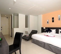 Двухместное Pent Pool двуспальная кровать в The Lantern Resorts Patong