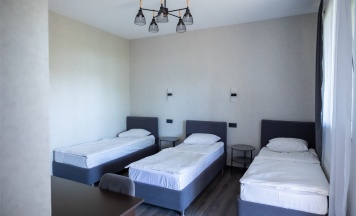 Трехместный Стандарт Корпус М в Надежда