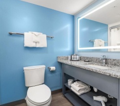 Двухместный номер Standard с видом на залив двуспальная кровать в Fenwick Inn