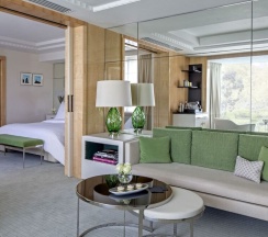 Двухместный люкс Mayfair двуспальная кровать в Four Seasons Hotel London at Park Lane