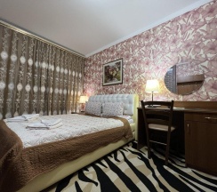 Номер люкс в Home Hotel