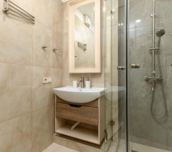 2-комнатные апартаменты люкс с балконом, вид на горы (#140) в Geo Apart