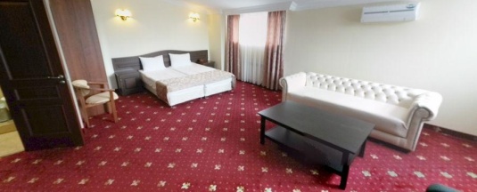 Полулюкс в Версаль