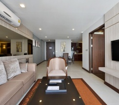 Люкс Grand с балконом в Grand Asoke Suites Boutique Residence