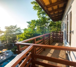Двухместный номер Standard с балконом и с видом на море двуспальная кровать в Aqua Resort