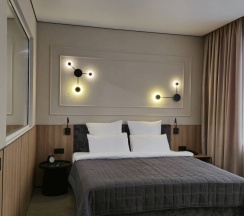 Джуниор сюит (Junior Suite) с двуспальной кроватью (2 этаж) в Бира