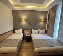 Четырёхместный номер Superior в Grand Seigneur Hotel
