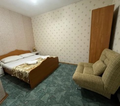 Апартаменты с 3 комнатами в Славный дом