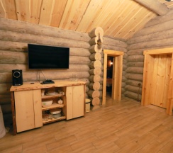 Коттедж с красивым видом из окна в WoodHouse