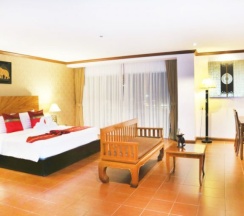 Трёхместный полулюкс в Aiyaree Place Hotel