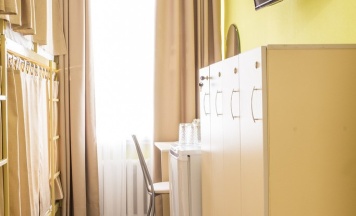 Кровать в 4-х местном  номере в Евразия