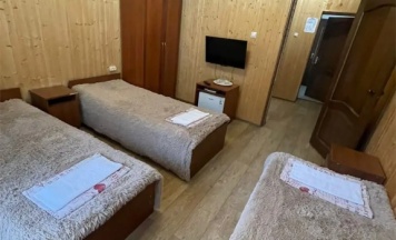 Трёхместный номер Economy в Адель