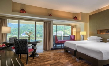 Двухместный полулюкс с видом на сад двуспальная кровать в Pullman Phuket Karon Beach Resort ex. Hilton Phuket Arcadia Resort