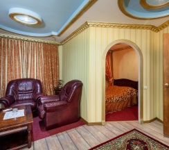 Люкс в Garden Hotel