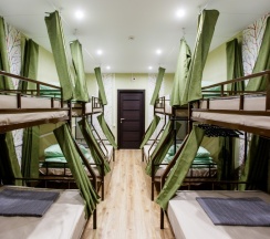 Мужской номер на 8 человек. Верхнее место (ширина 90 см.) в Nice hostel Crocus