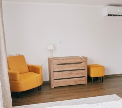 Домик Lontano с кухней-студией в Иртышская Ривьера