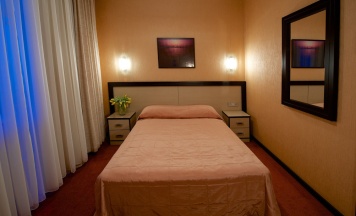 Двухместный номер Deluxe двуспальная кровать в City