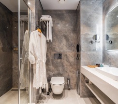 Стандарт Комфорт большая кровать с видом на море в Luciano Hotel&SPA Sochi