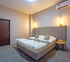 Двухместный Сьют с балконом или террасой с 2 комнатами двуспальная кровать в Green land